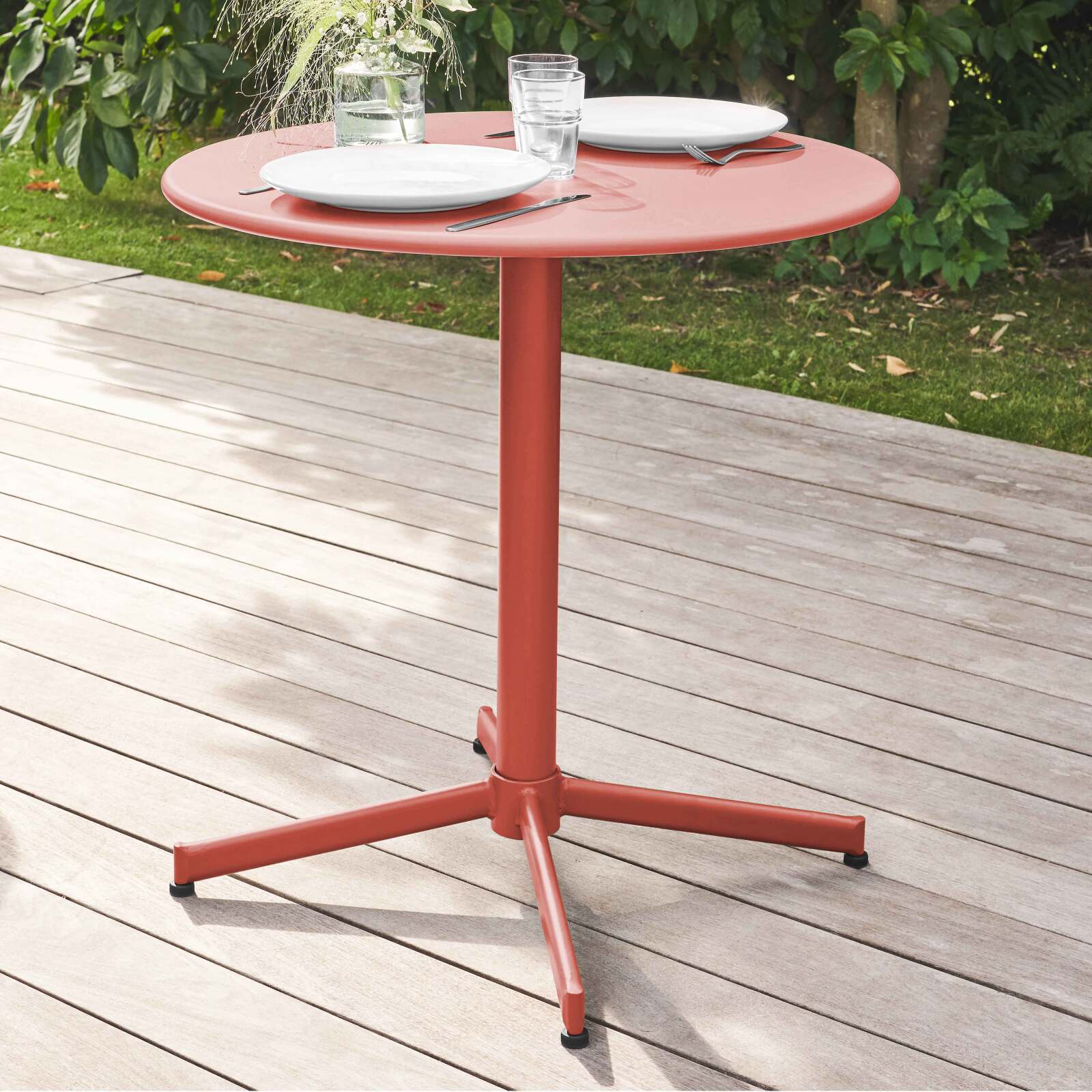 Ensemble table ronde pliable 2/4 personnes + chaises assorties Ensemble table ronde pliable 2/4 personnes + chaises assorties