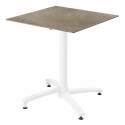 Table 70x70 cm inclinable stratifiée avec pied blanc et chaises en métal