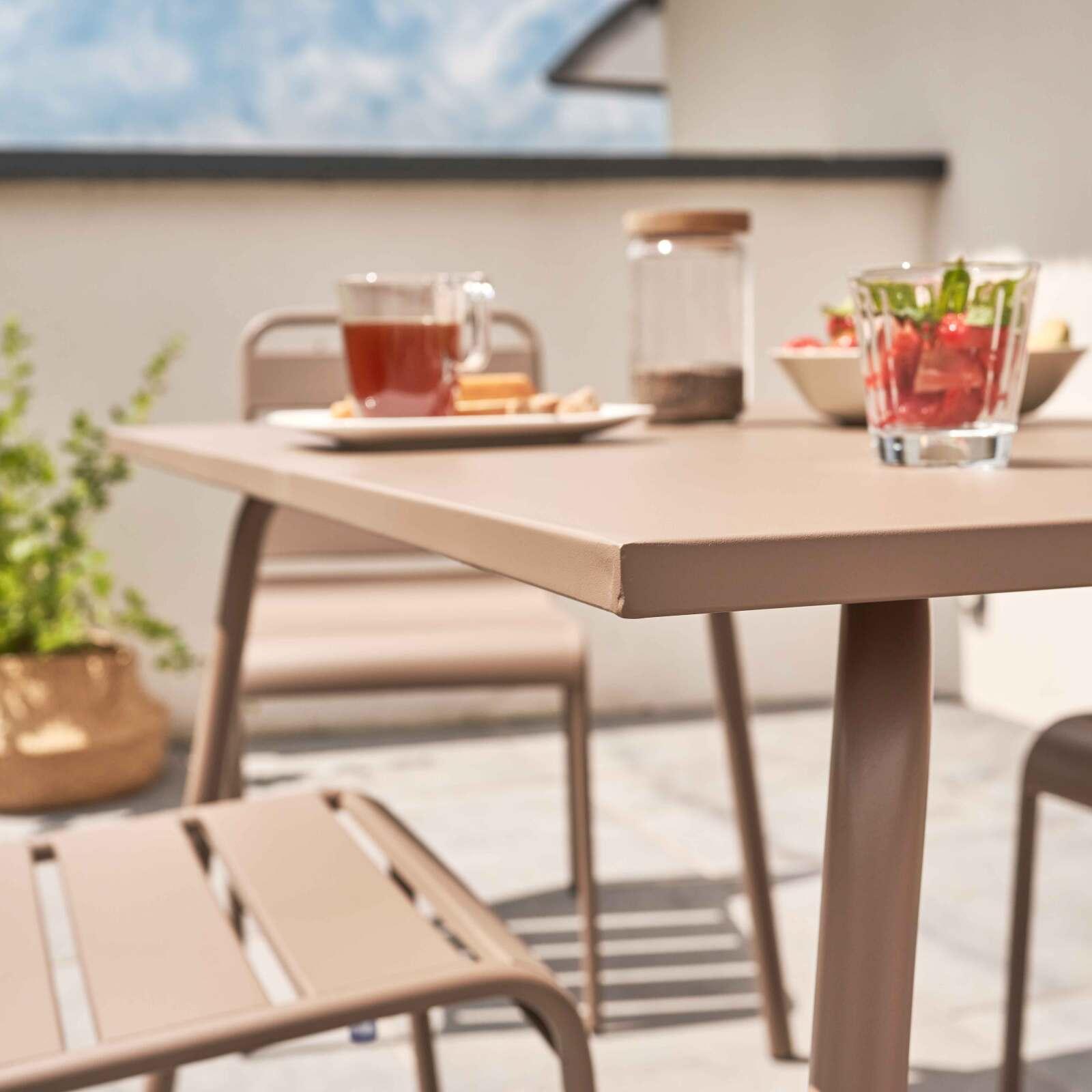 Table de jardin rectangulaire 120 x 70 cm et 4 chaises en métal