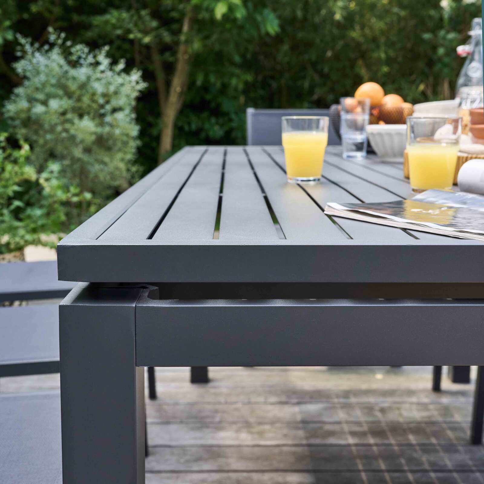 Table de jardin extensible rectangulaire (180/240 x 90 x 76 cm) en aluminium
