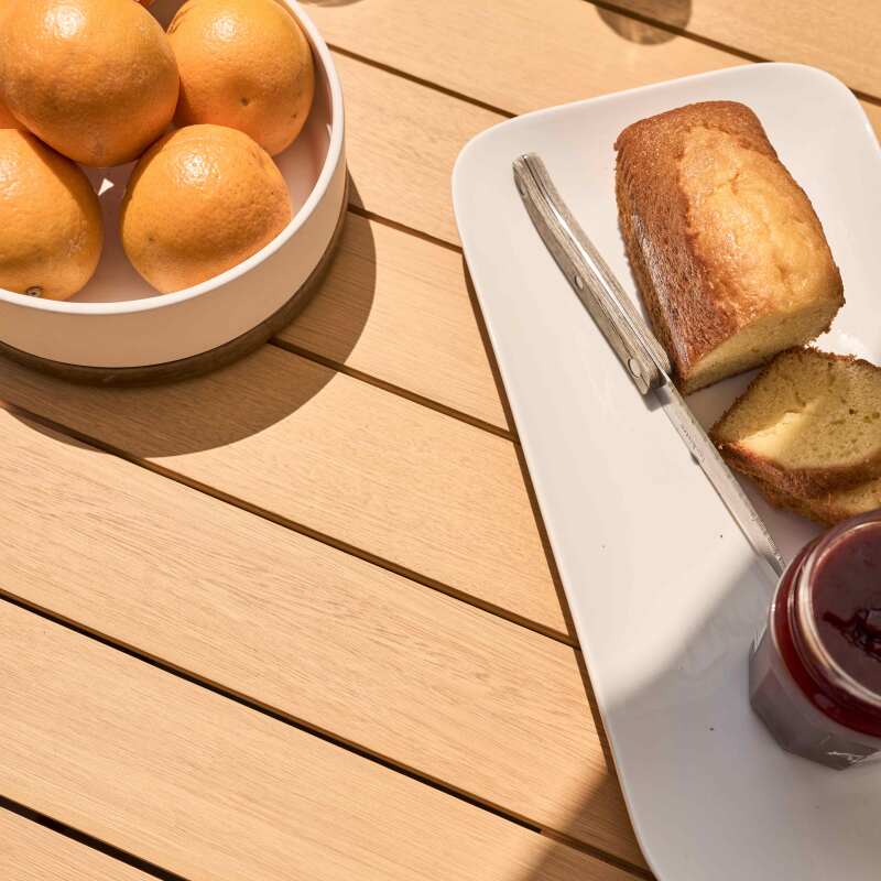 Table de jardin extensible rectangulaire (180/240 x 89 x 74 cm) en aluminium et bois d'eucalyptus FSC®