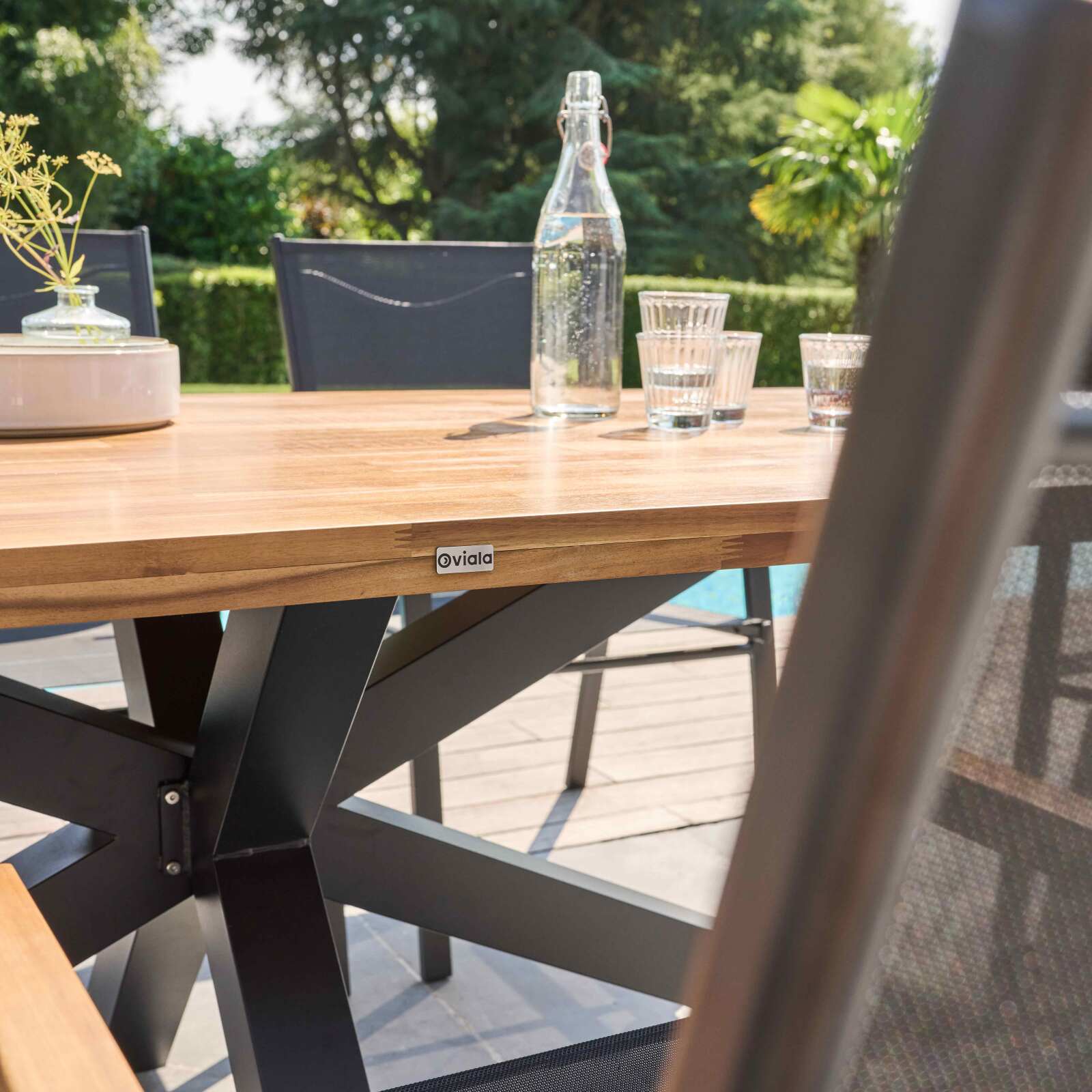 Table de jardin rectangulaire 200 x 75 cm en aluminium et bois d'acacia