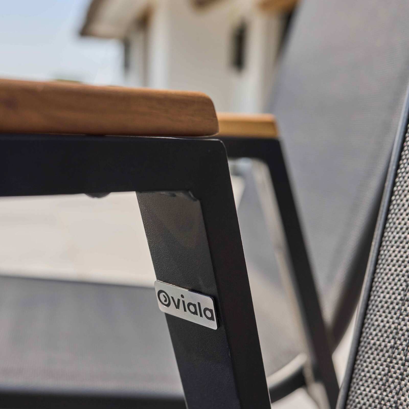 Lot de 2 chaises de jardin avec accoudoirs en aluminium et bois d'acacia