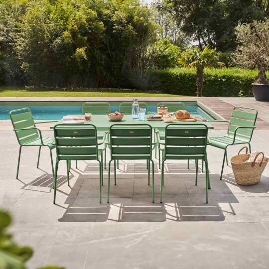 Table de jardin rectangulaire + 8 chaises  avec accoudoirs en métal | Oviala