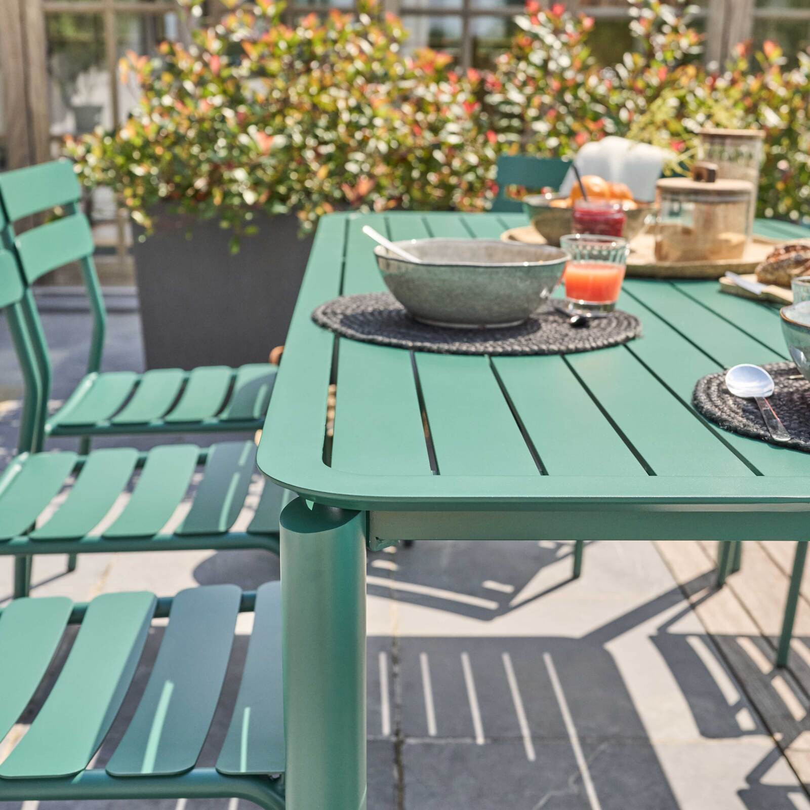 Table de terrasse rectangulaire 185 x 92 cm et 8 chaises en aluminium