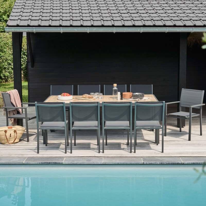 Table de jardin rectangulaire plateau en céramique effet bois avec 8 chaises et 2 chaises avec accoudoirs