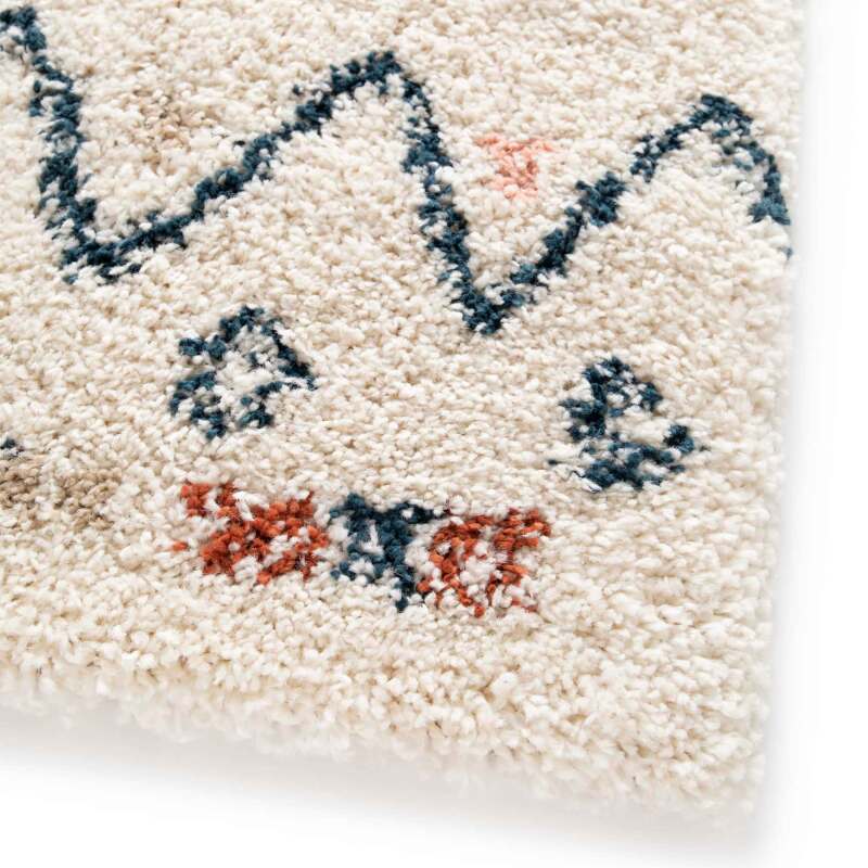 Tapis rectangulaire en polypropylène motif ethnique à poils longs