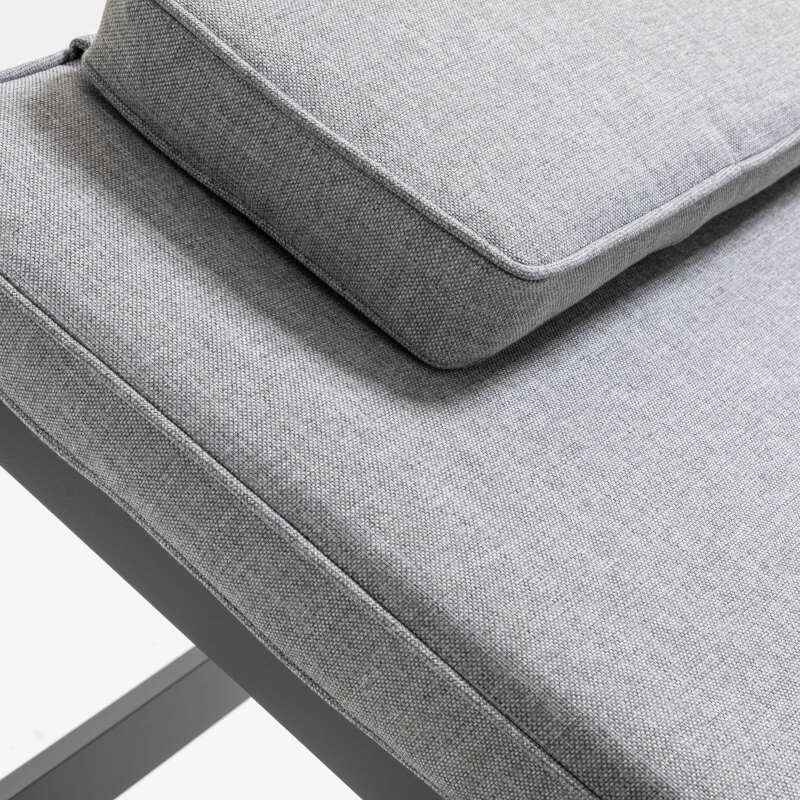 Lot de 2 bains de soleil avec tablette en aluminium et bois teck