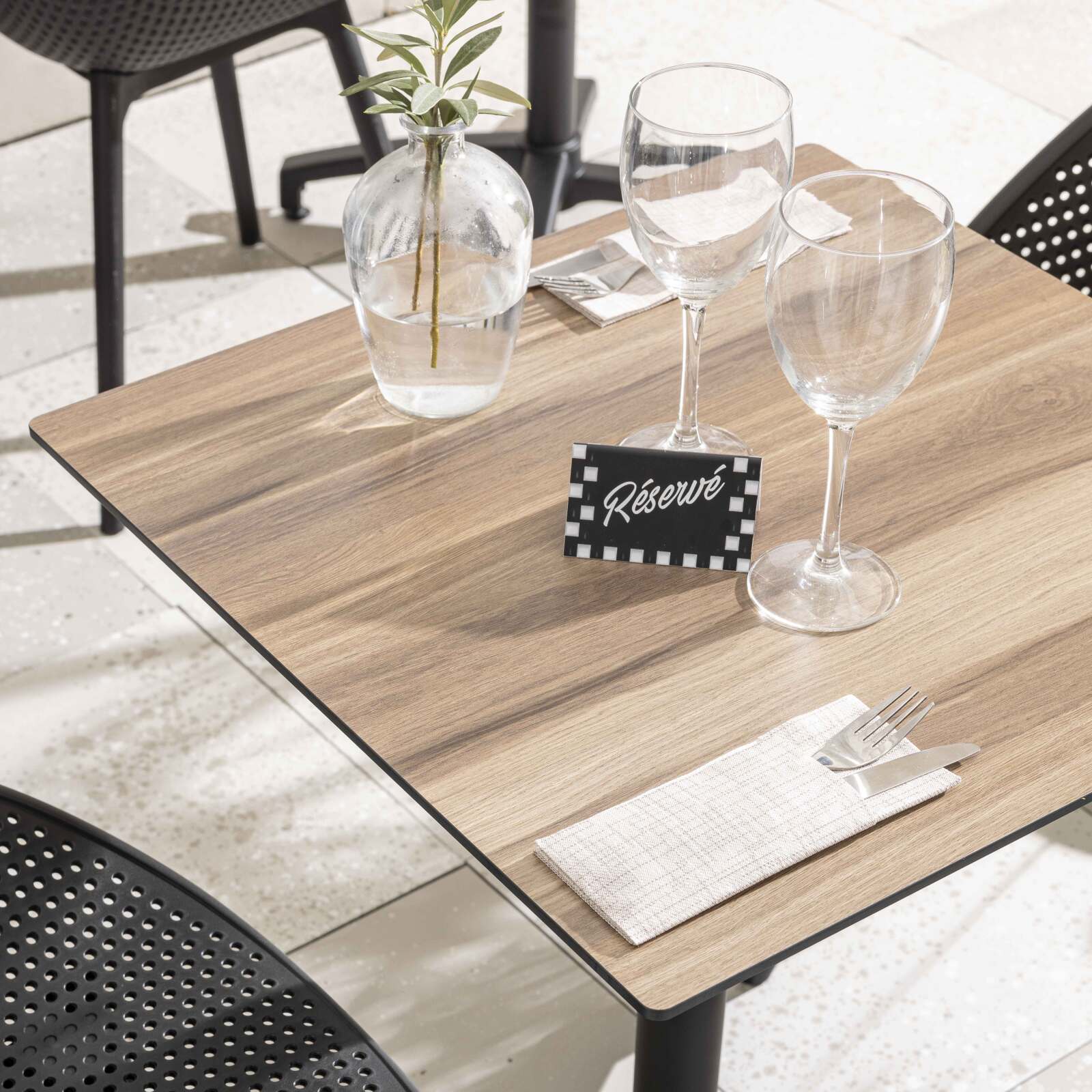 Table de jardin carrée 70 x 70 cm inclinable en HPL