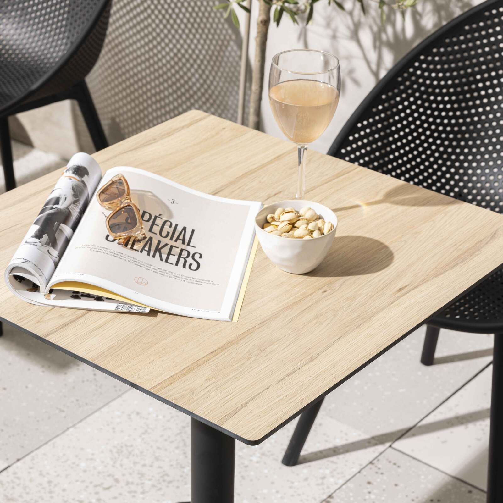Table de jardin carrée 60 x 60 cm inclinable en HPL
