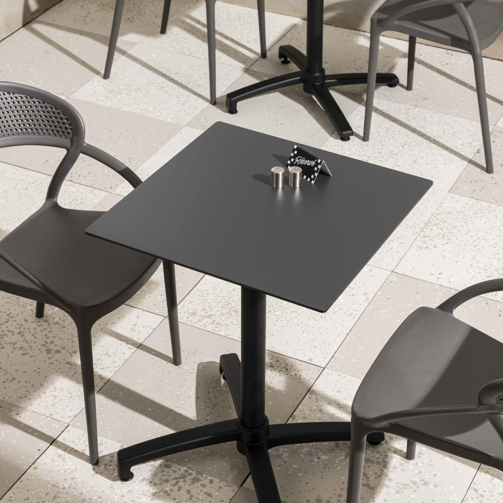 Table de jardin carrée 60 x 60 cm inclinable en HPL