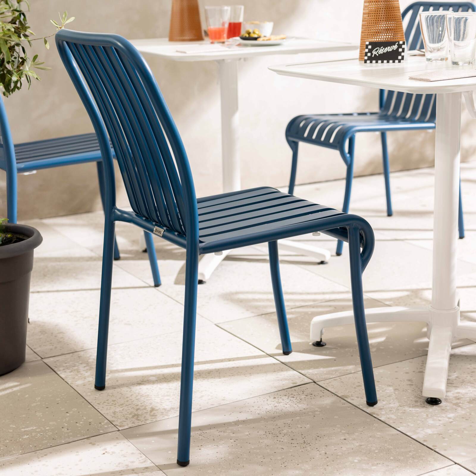 Chaise de jardin design en aluminium