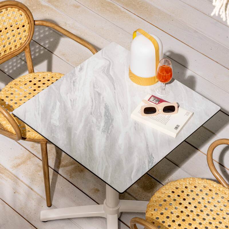 Table de jardin carrée 60 x 60 cm avec pied blanc inclinable en HPL
