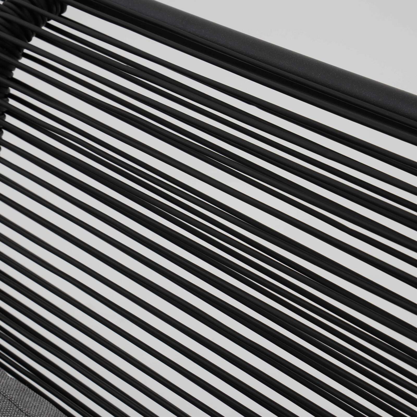 Salon de jardin 4 places en métal avec 1 canapé, 2 fauteuils et table basse