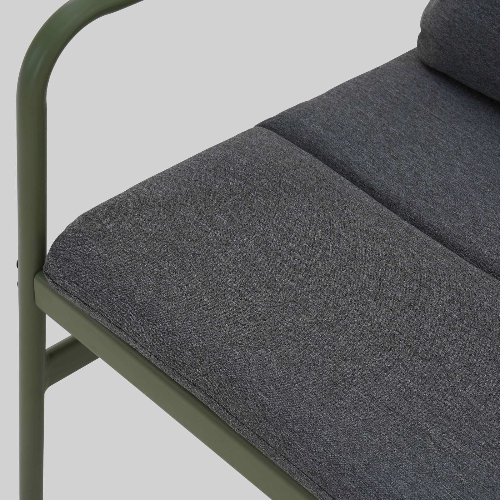 Salon de jardin 4 places en métal avec 1 canapé, 2 fauteuils et table basse