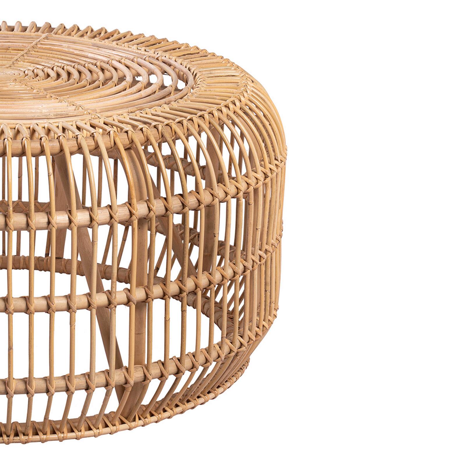 Table basse ronde ajourée en rotin naturel