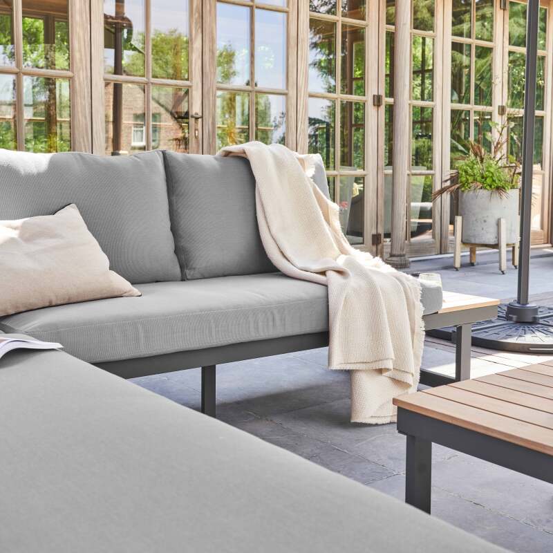 Salon de jardin bas d'angle 6 places en aluminium et bois FSC®