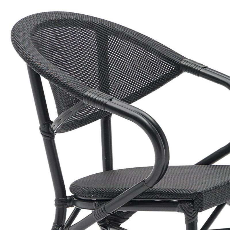 Chaise avec accoudoirs en aluminium et rotin synthétique