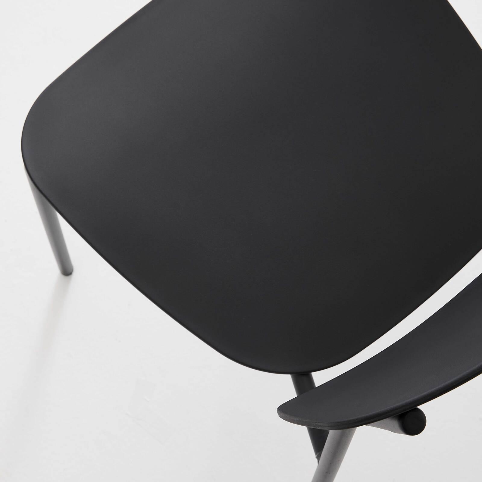 Lot de 2 chaises contemporaines en acier et plastique