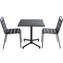 Table inclinable 70 x 70 cm , pieds encastrables et 2 chaises en métal 