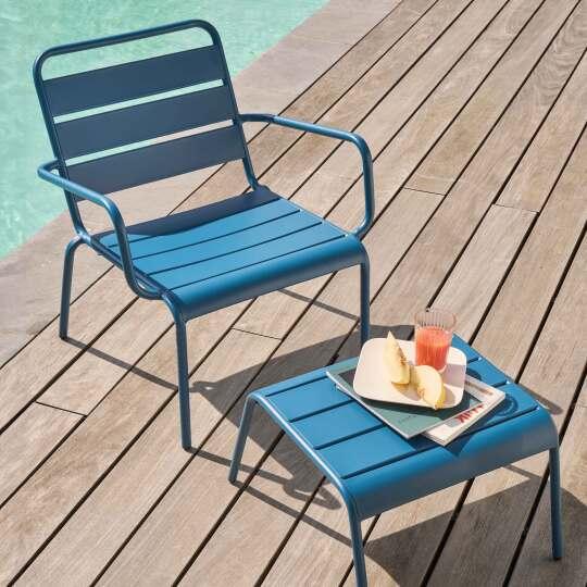 Fauteuil de jardin bas avec repose-pieds en métal robuste | Oviala