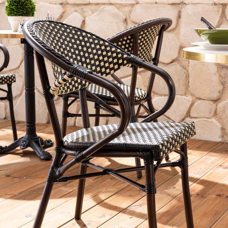 Chaise de jardin style bistrot parisien en aluminium et rotin synthétique avec accoudoirs