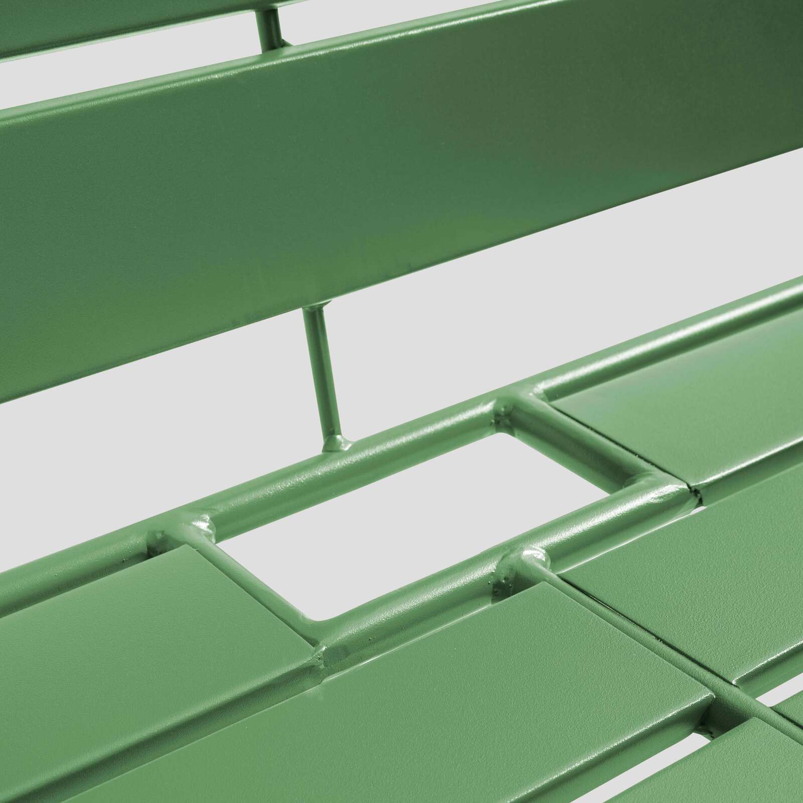 Salon de jardin en métal avec 2 fauteuils et 1 banc