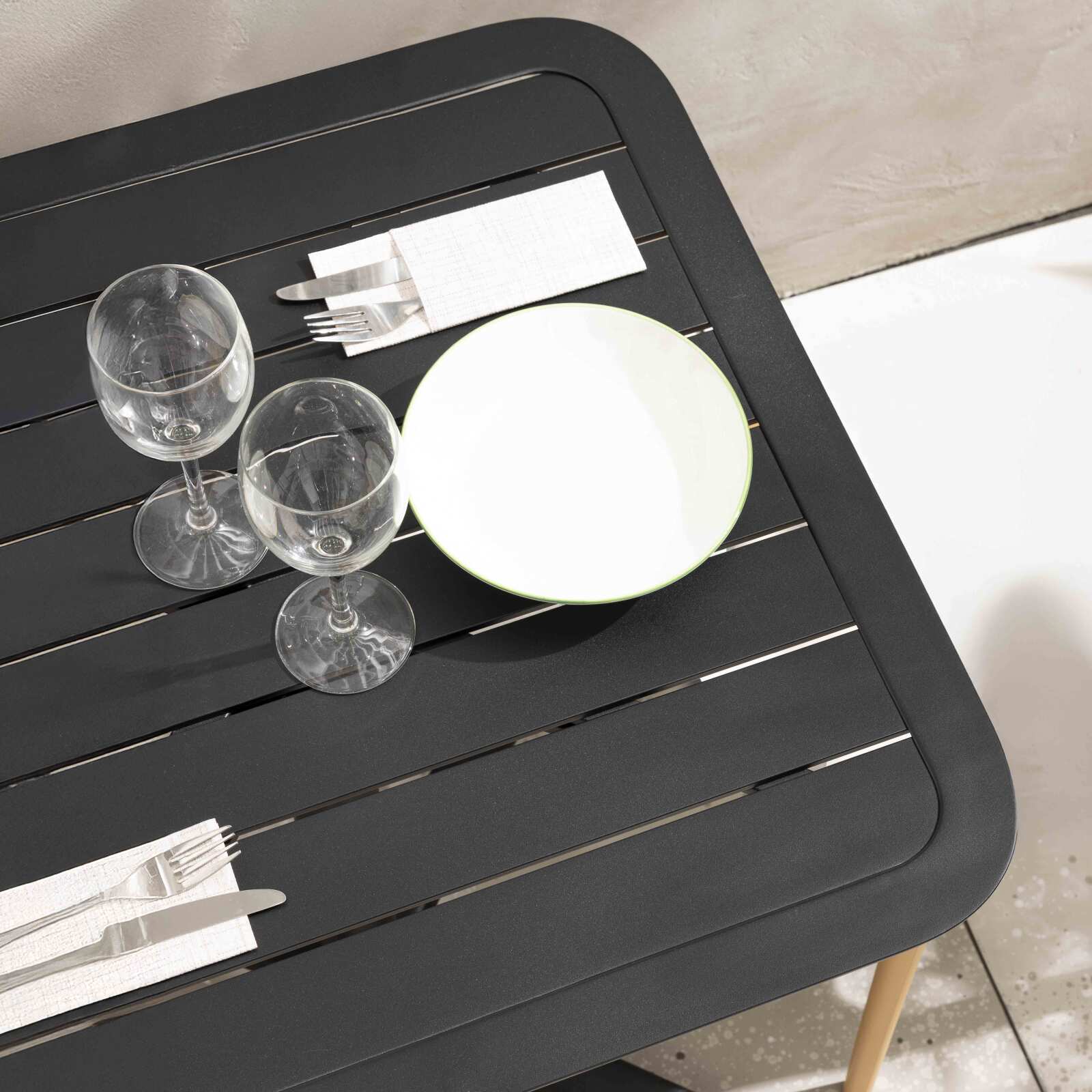 Plateau de table de terrasse carré 70 x 70 cm en aluminium Plateau de table de terrasse carré 70 x 70 cm en aluminium