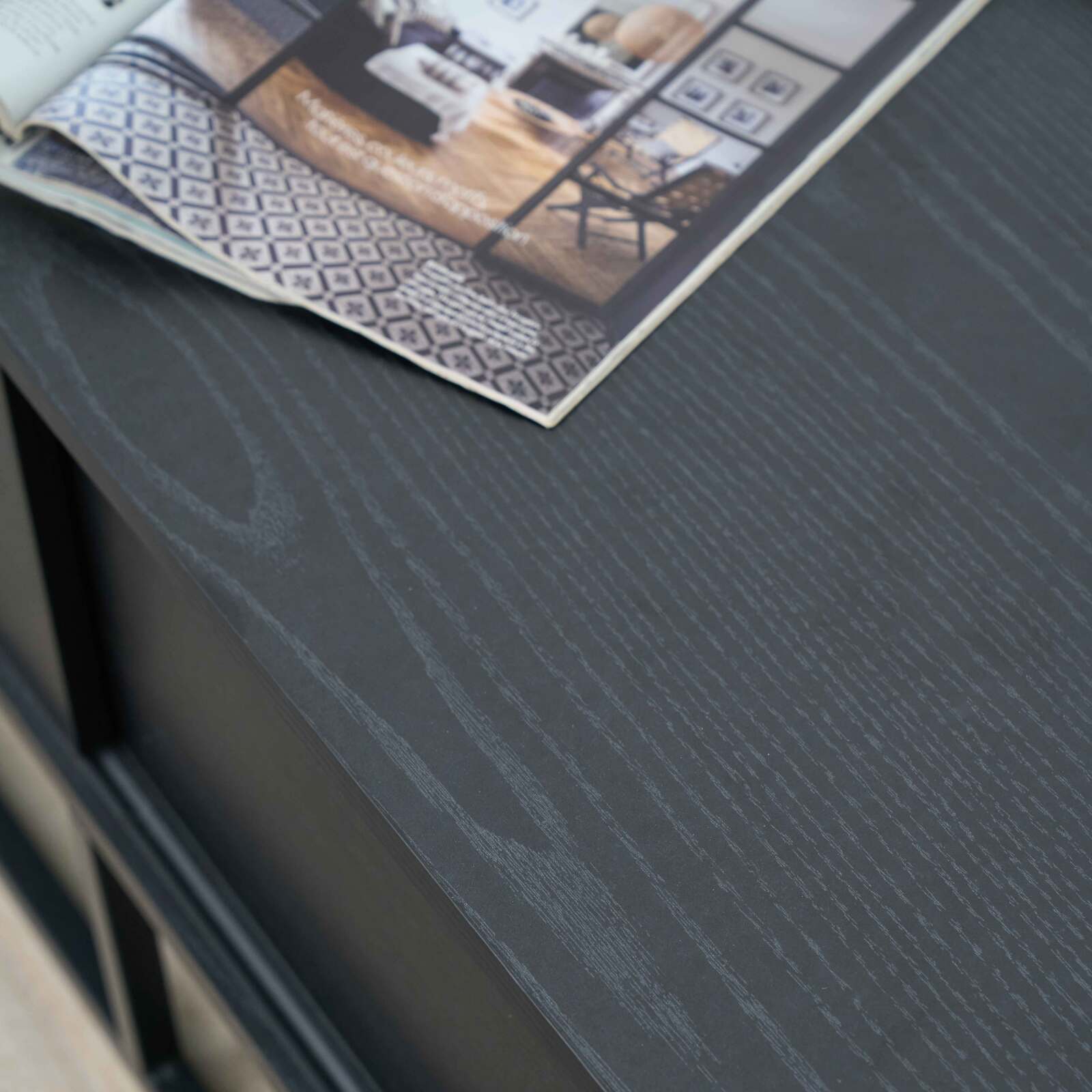 Meuble TV noir 140 cm en effet bois