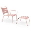 Fauteuil bas et repose-pieds en métal