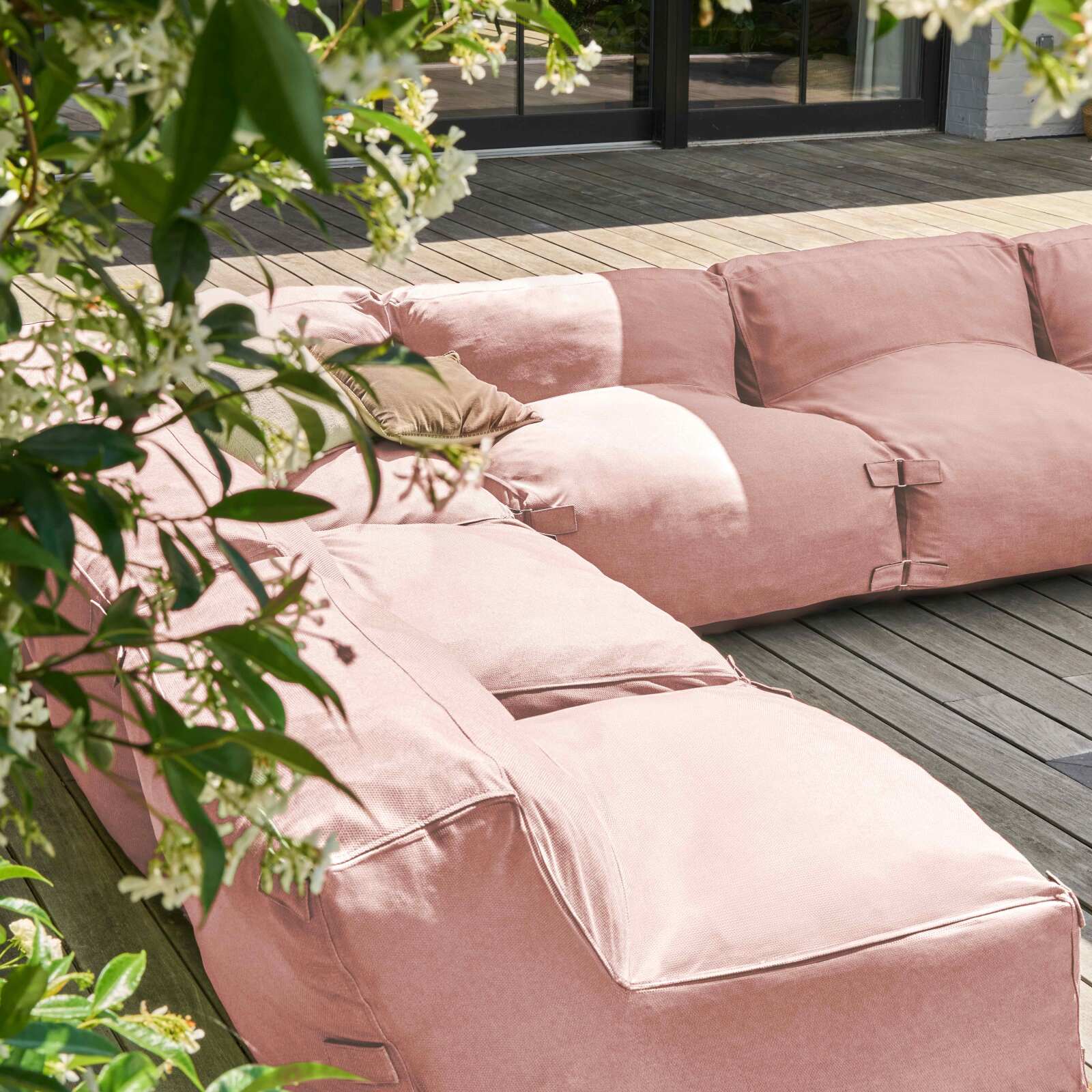 Salon de jardin modulable 8 places avec 5 chauffeuses, 2 fauteuils d'angle et 1 pouf
