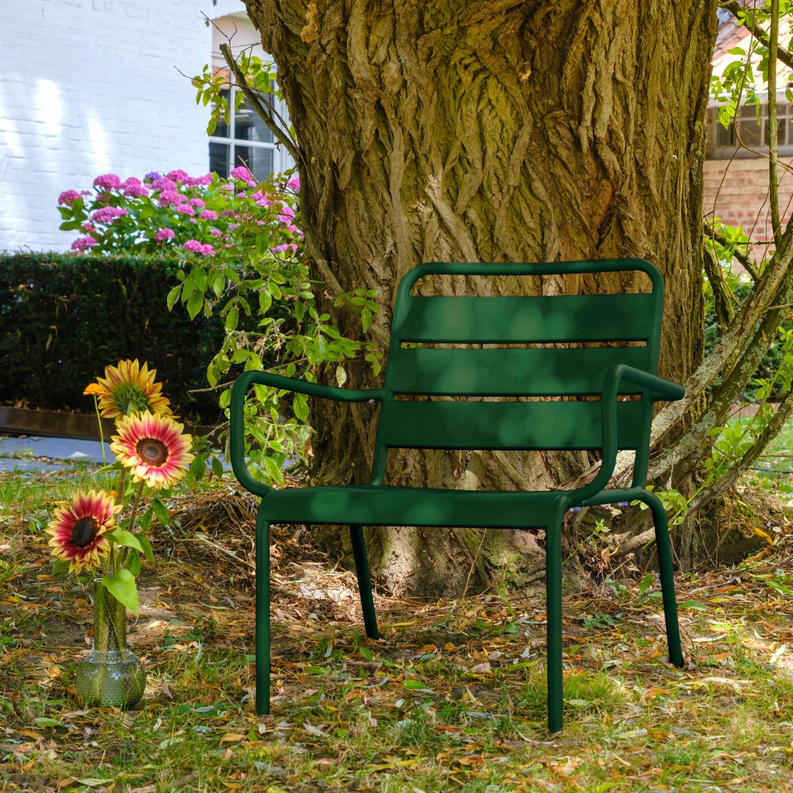 Fauteuil bas de jardin en métal