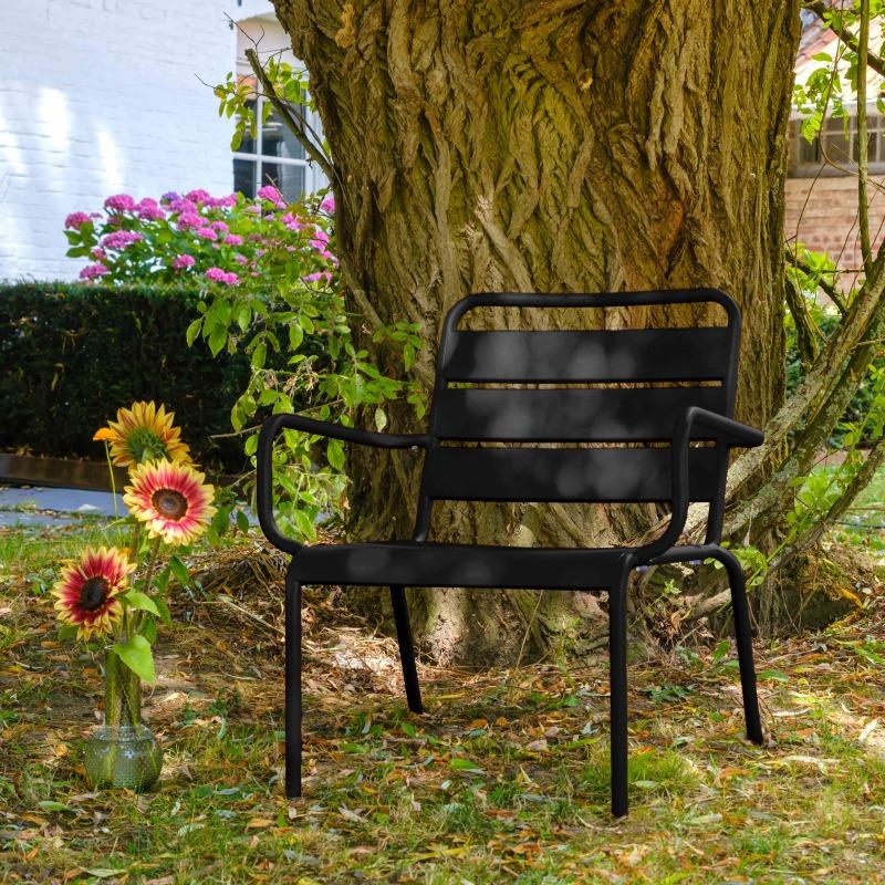 Fauteuil bas de jardin en métal