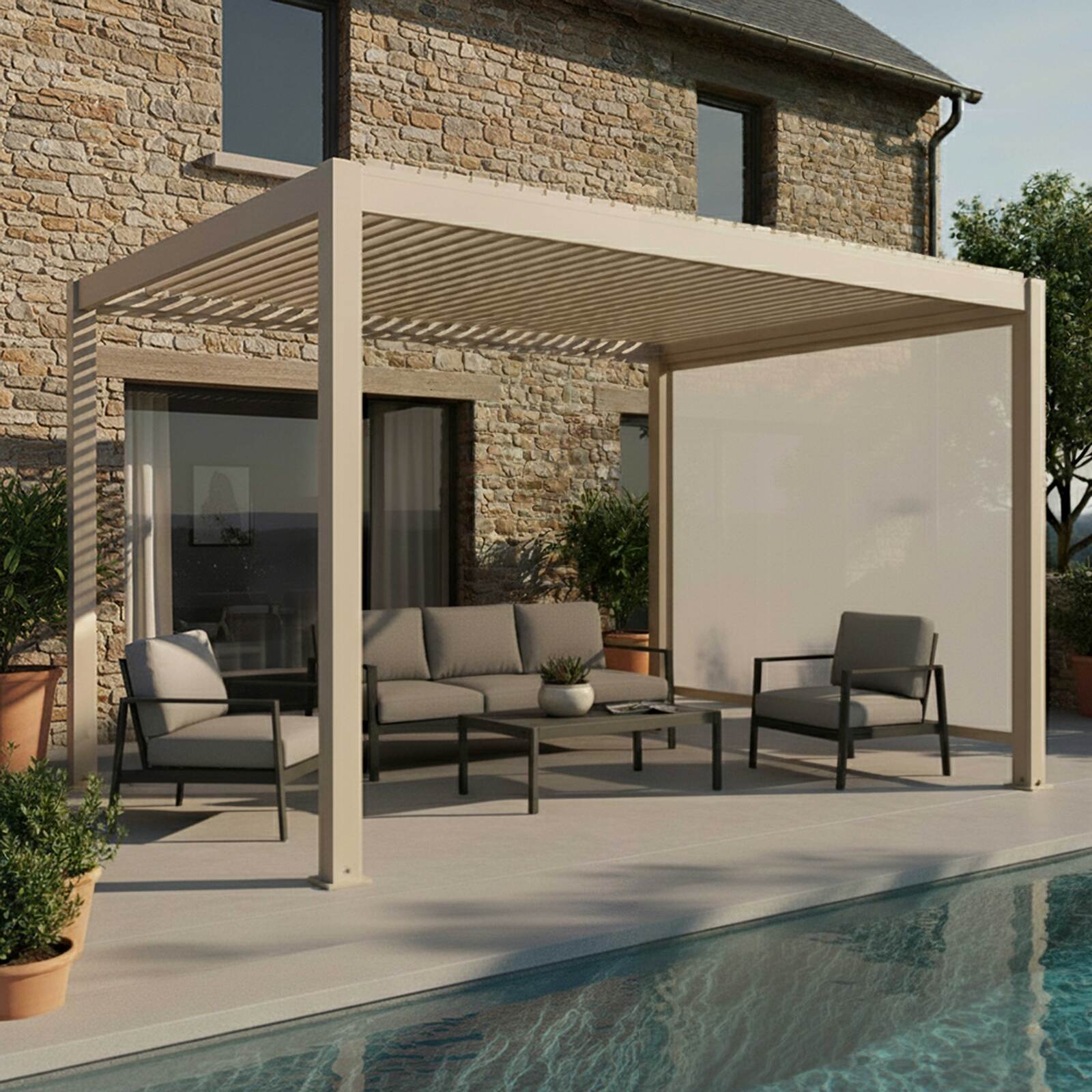 Pergola bioclimatique 4x3 m autoportée motorisée en aluminium crème avec éclairage LED et avec store