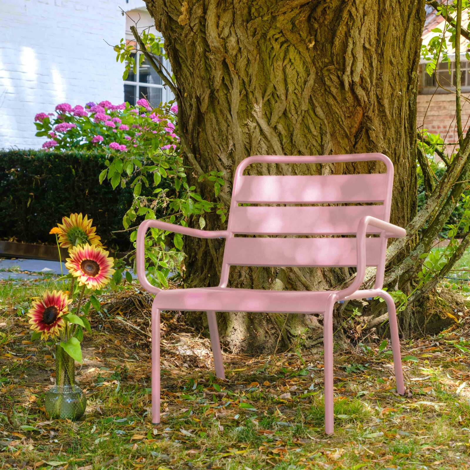 Fauteuil bas de jardin en métal