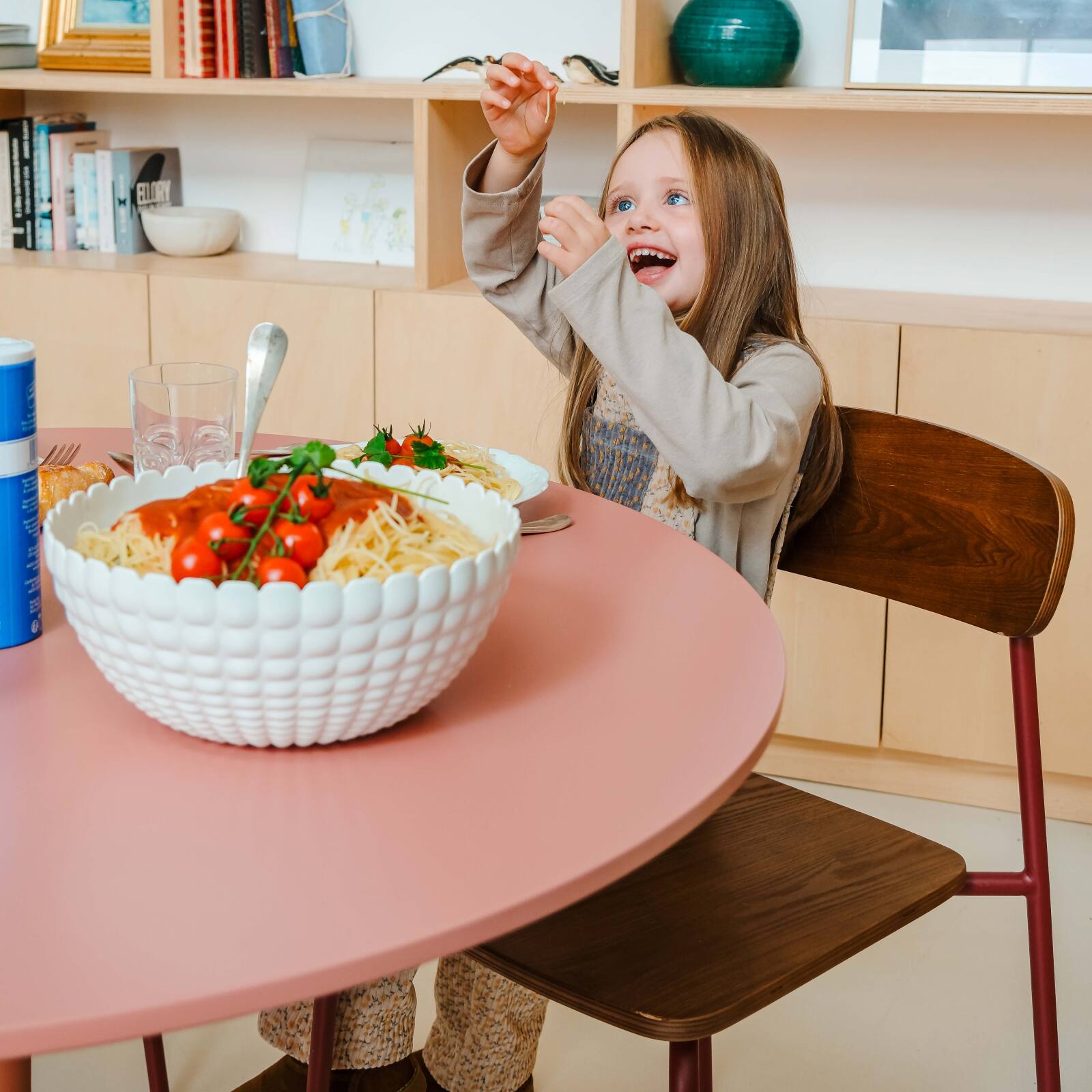 Table à manger ronde unie 4 personnes