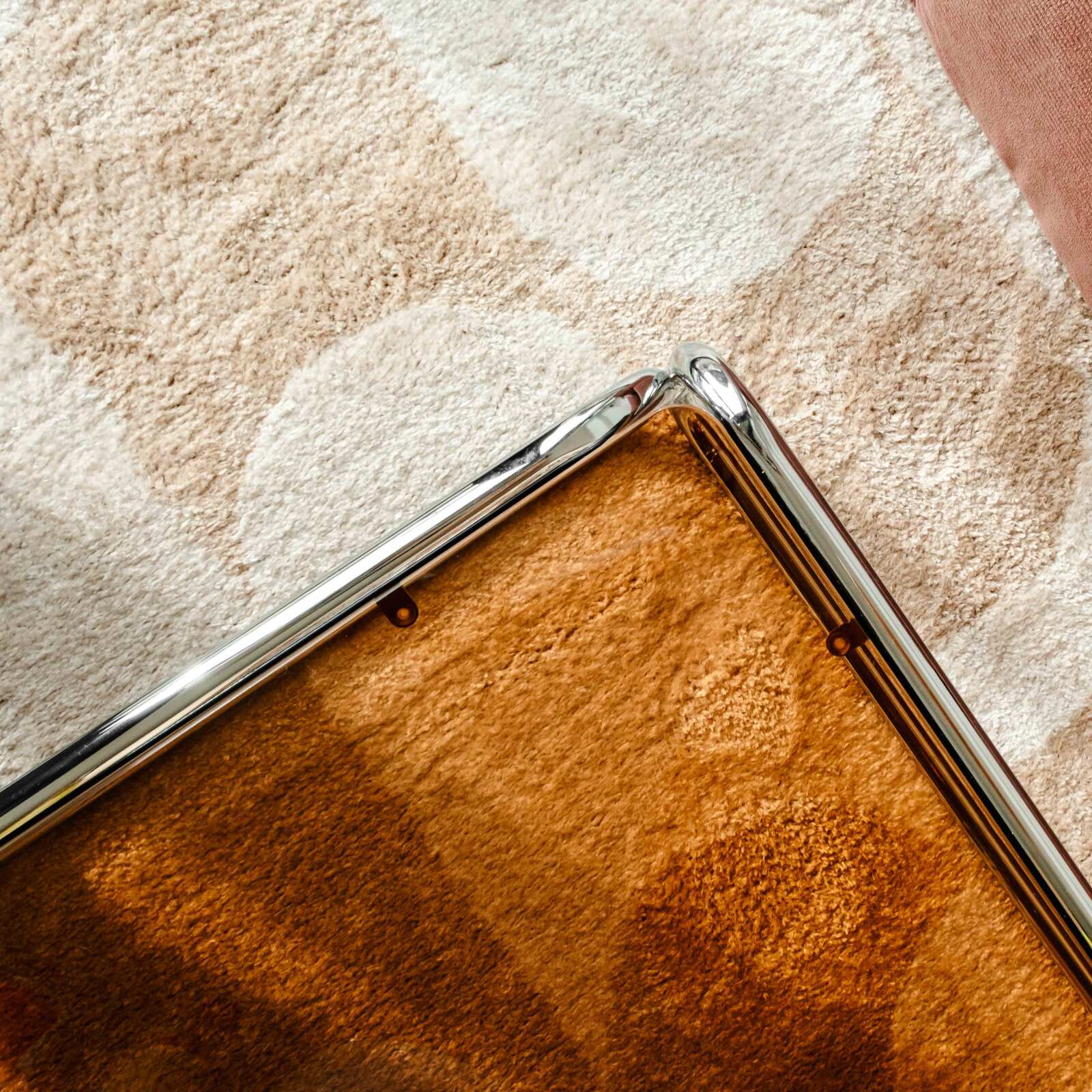 Tapis motif géométrique à poils longs en matière recyclée rectangulaire