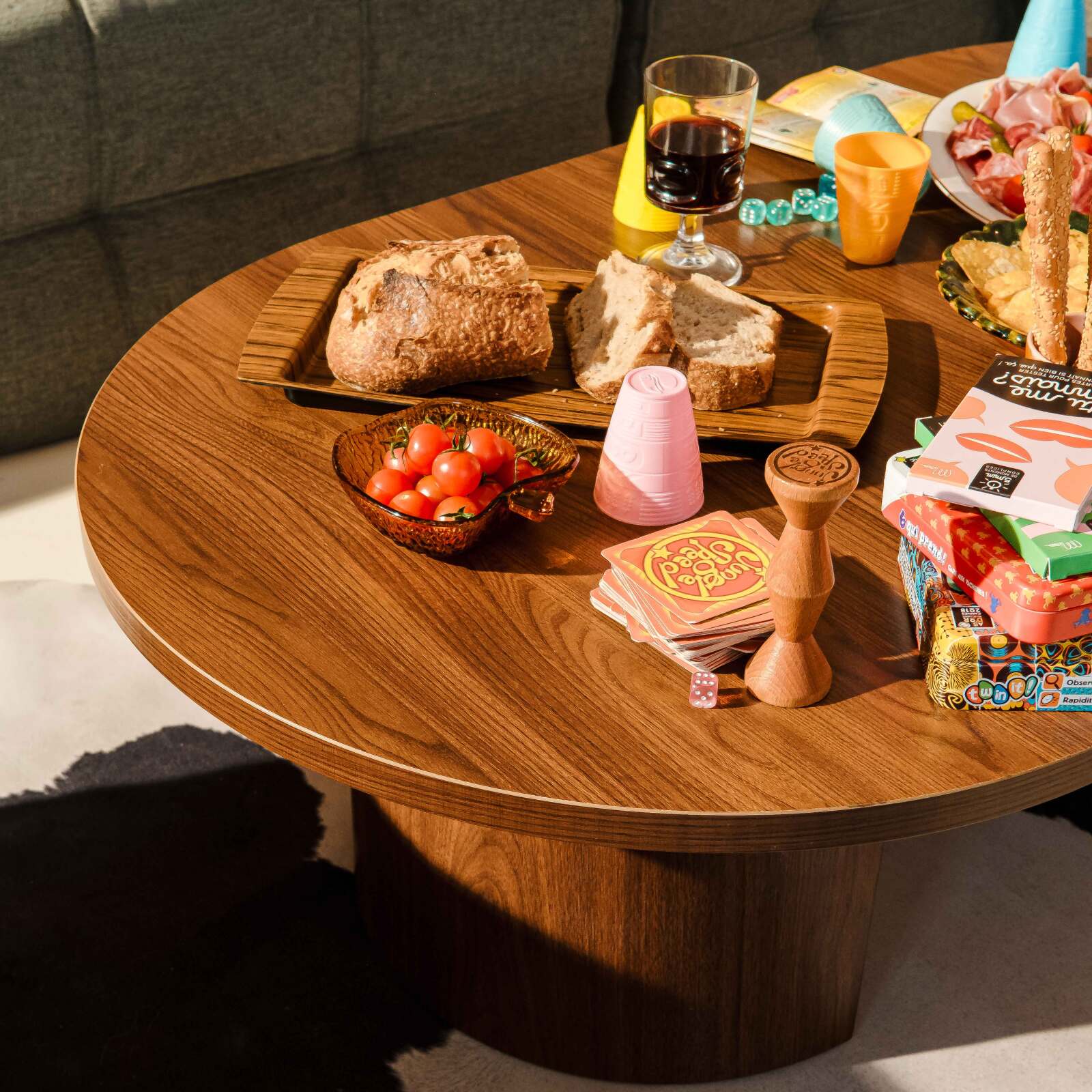 Table basse effet bois ovale 120x70x35 cm   