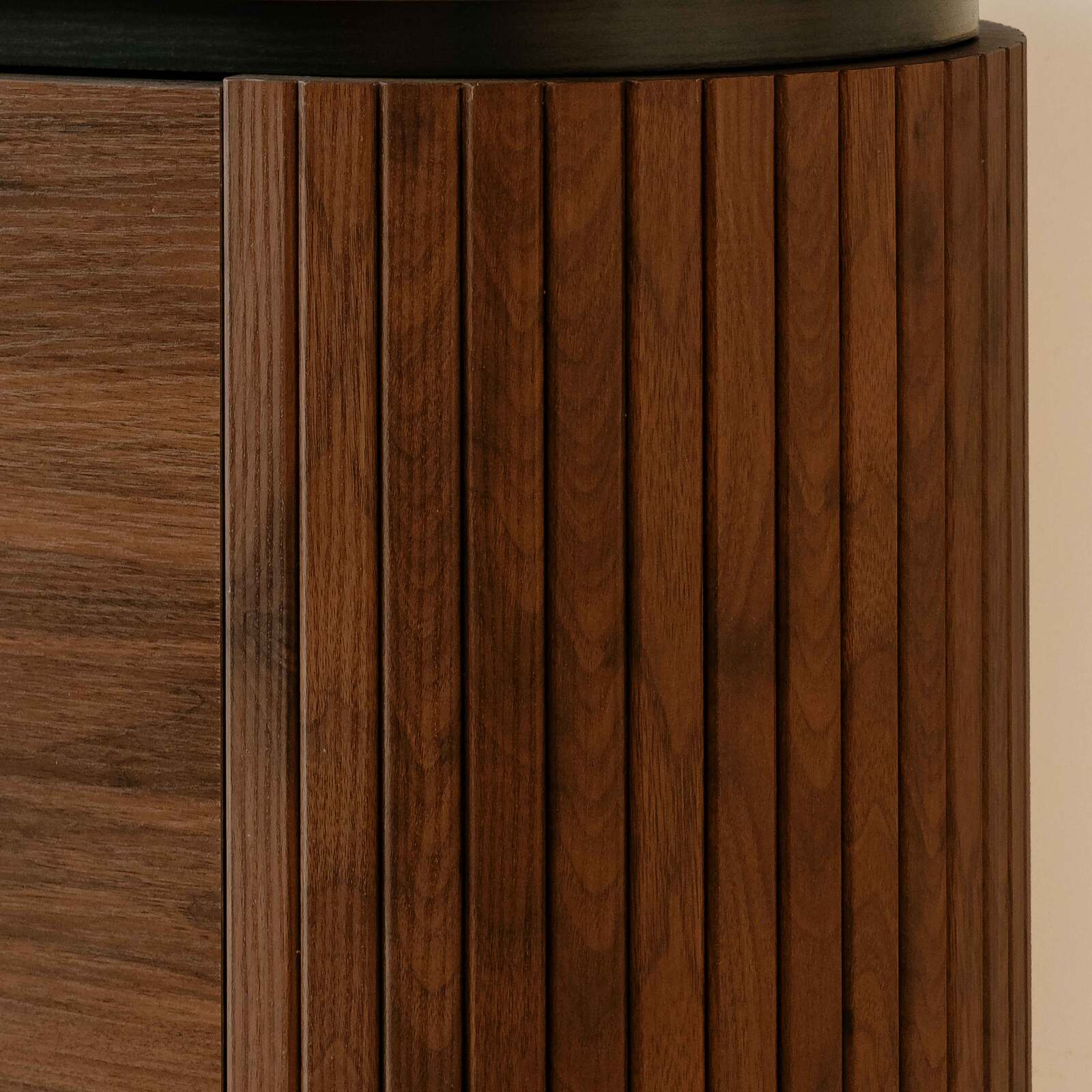 Meuble TV effet bois et lattes 120 cm