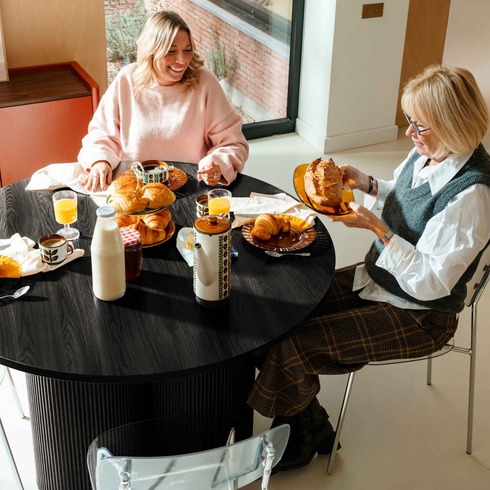 Table à manger ronde effet bois 4 personnes