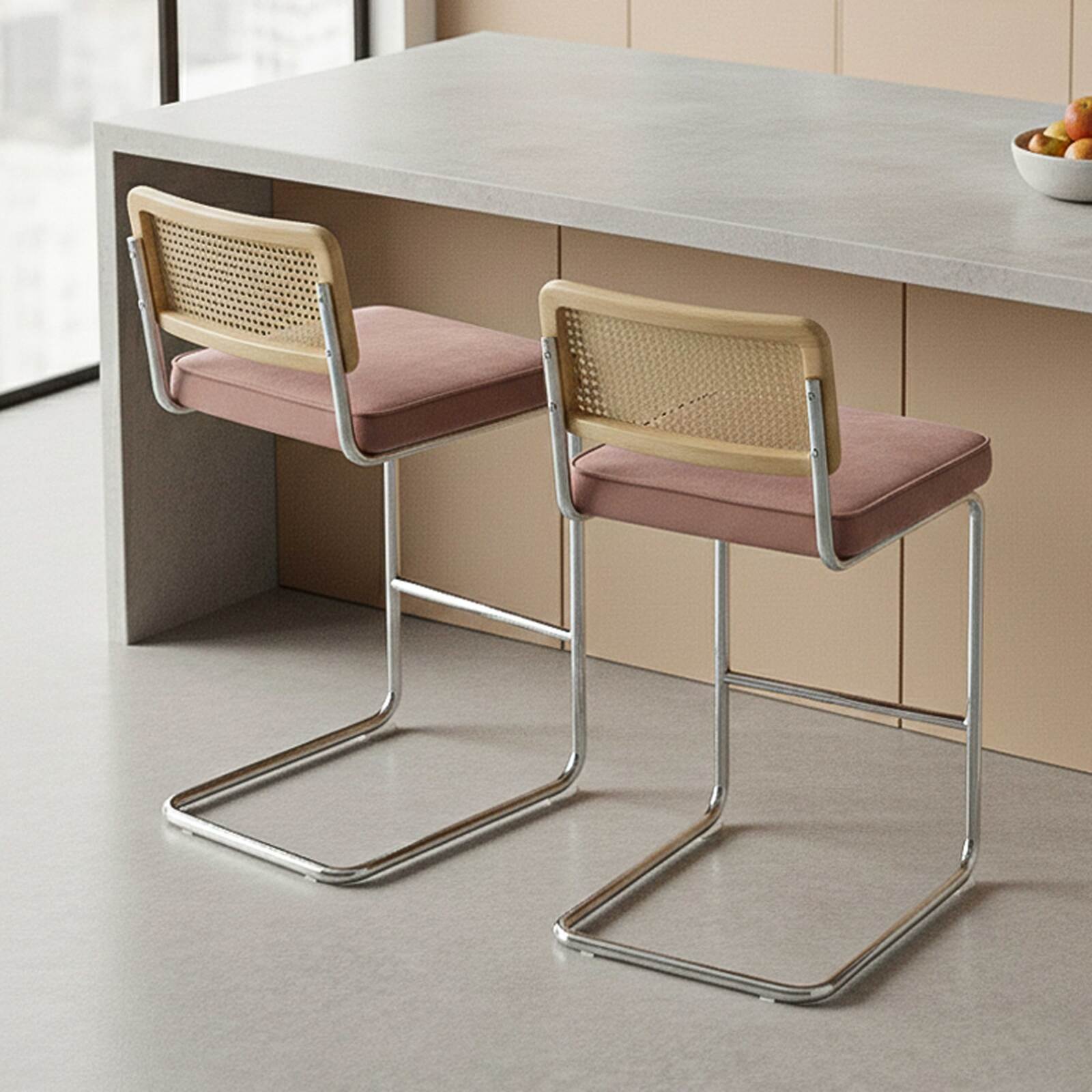 Chaises hautes en velours et métal avec dossier bois esprit cannage - Lot de 2