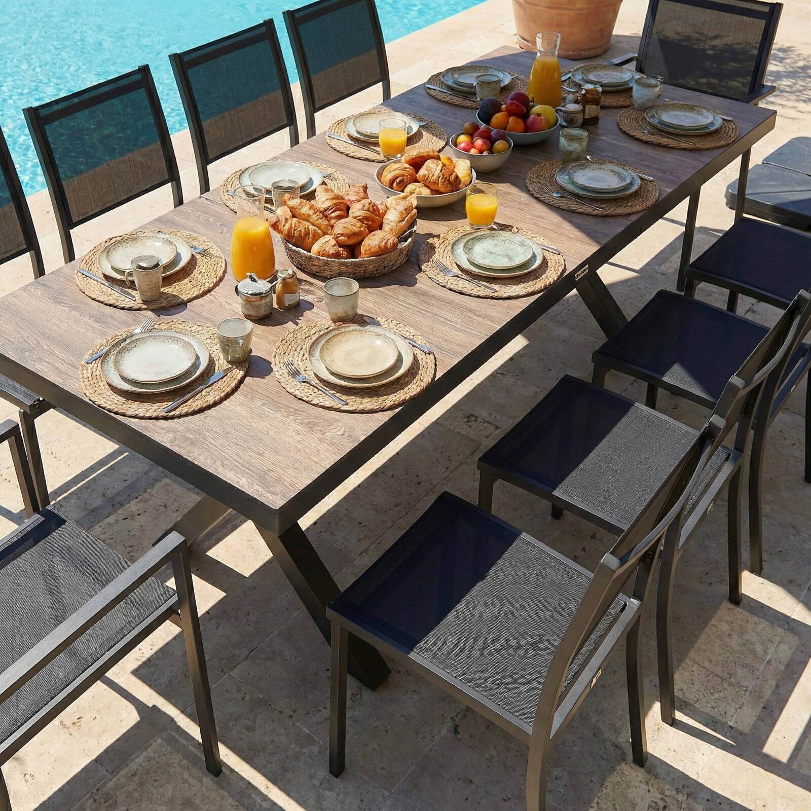 Table de jardin en aluminium et céramique effet bois 201x100 cm et 10 chaises empilables en textilène
