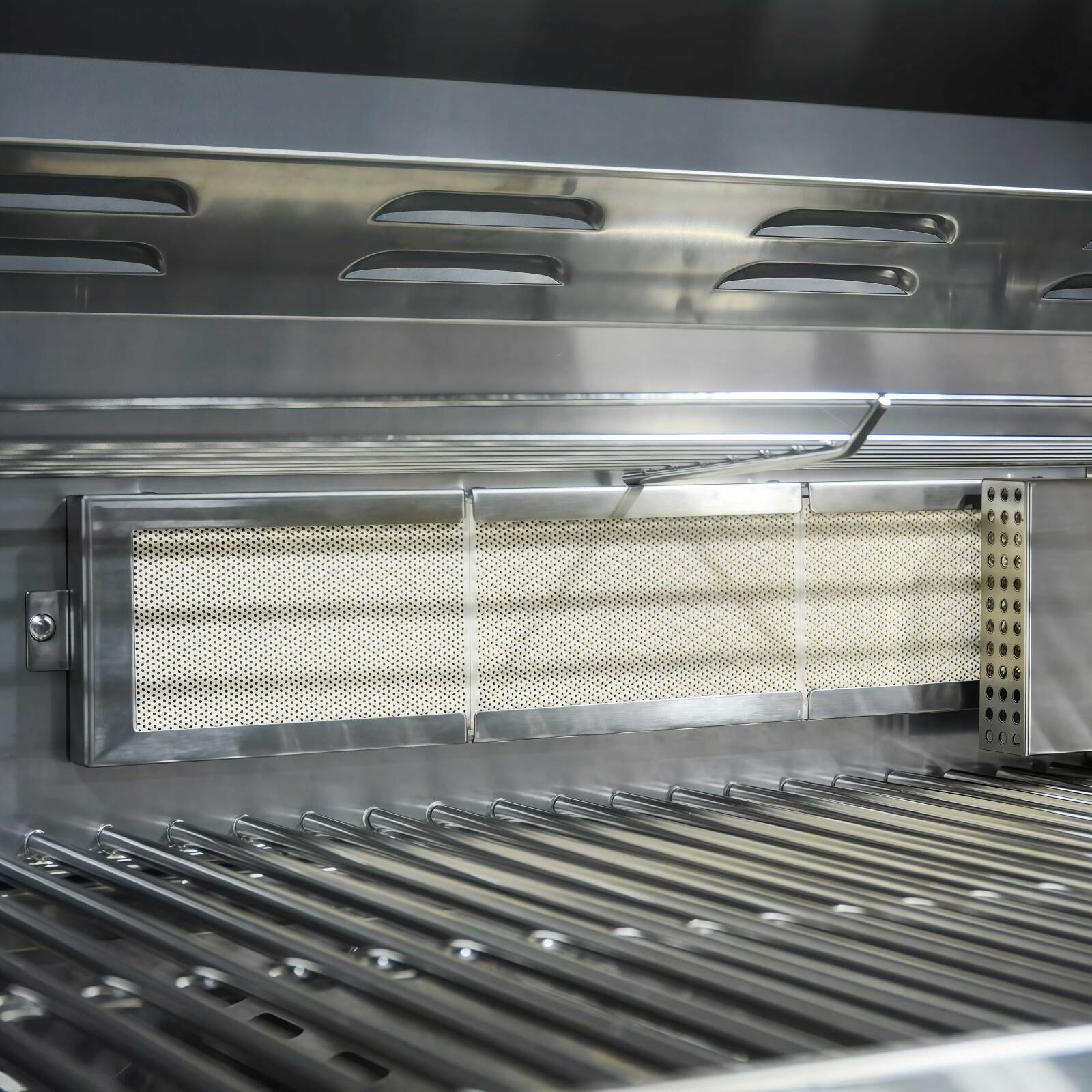 Cuisine extérieure en métal avec barbecue et rangements - 3 modules