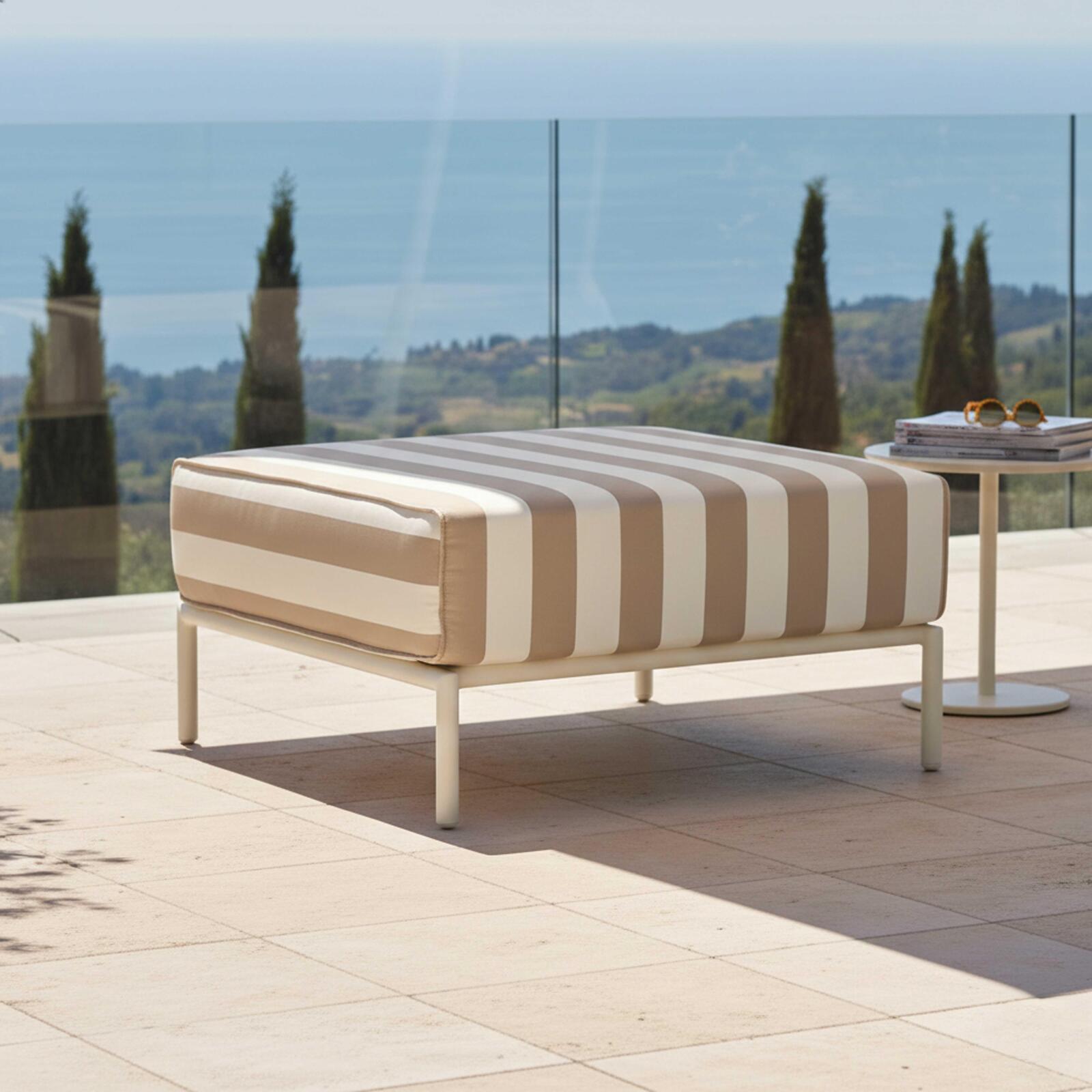 Pouf rayé pour salon de jardin modulable