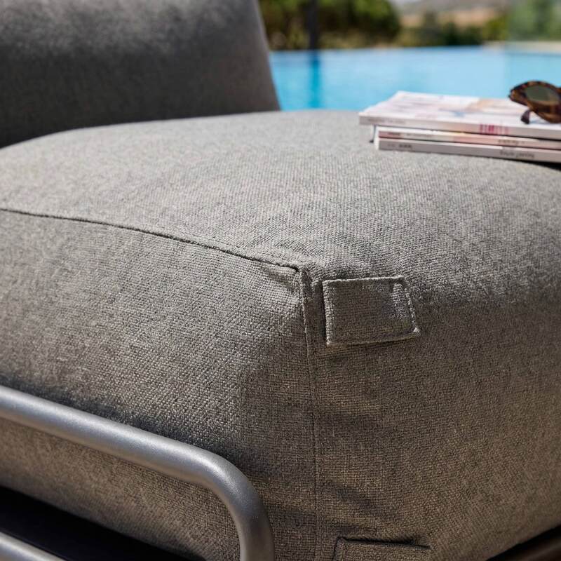 Chauffeuse pour salon de jardin modulable avec structure (4/7)