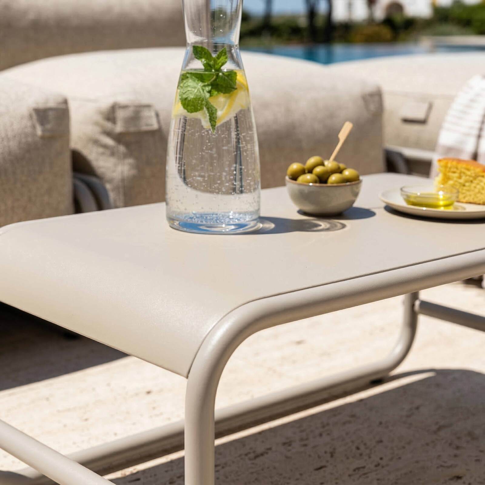 Table basse de jardin rectangulaire en métal 85x40x30 cm