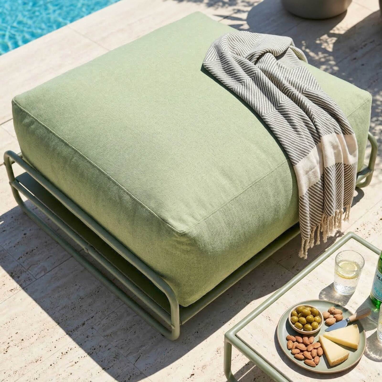 Pouf pour salon de jardin modulable avec structure