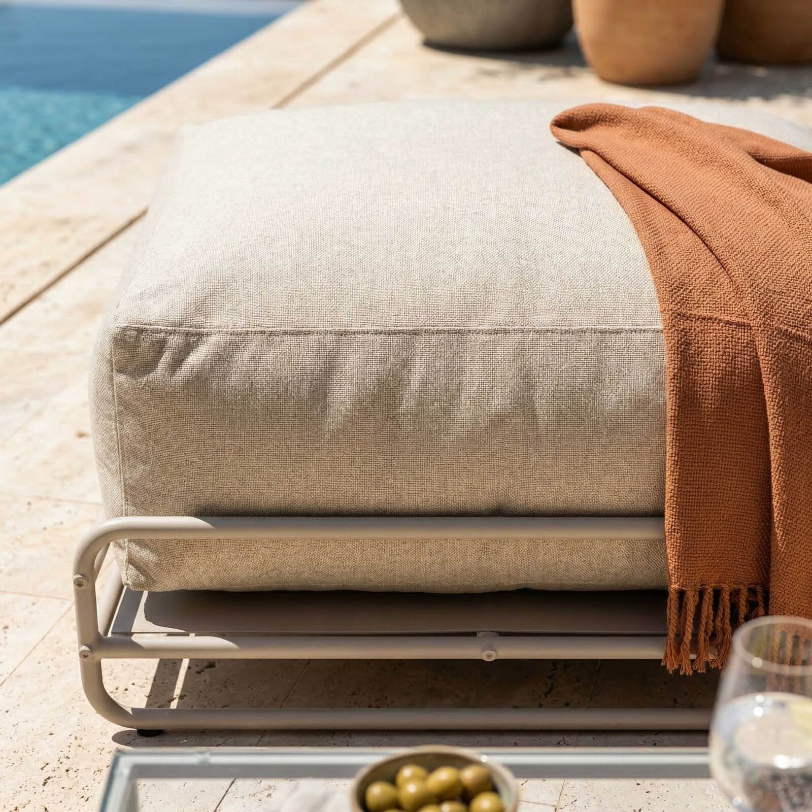 Pouf pour salon de jardin modulable avec structure