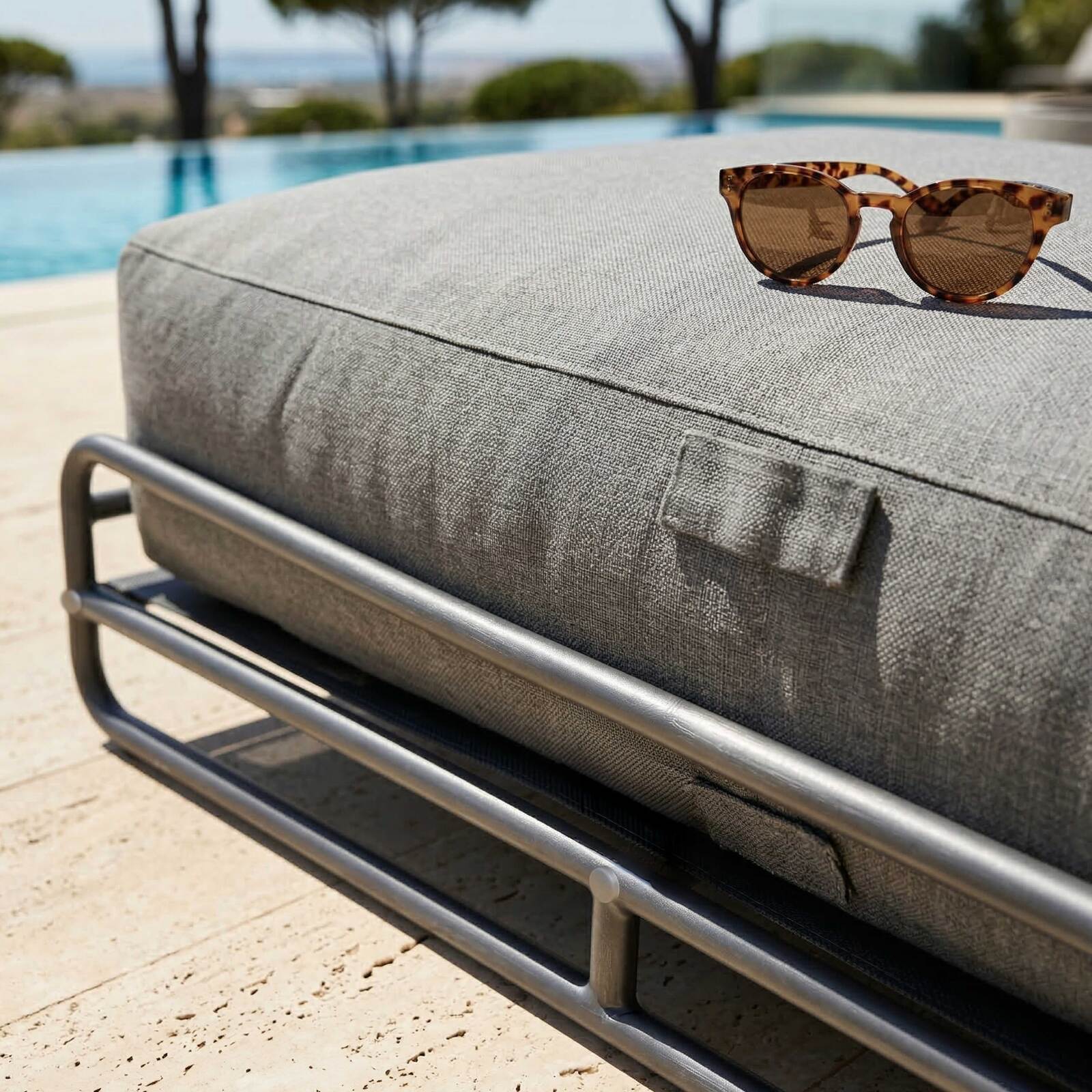 Méridienne pour salon de jardin modulable avec structure