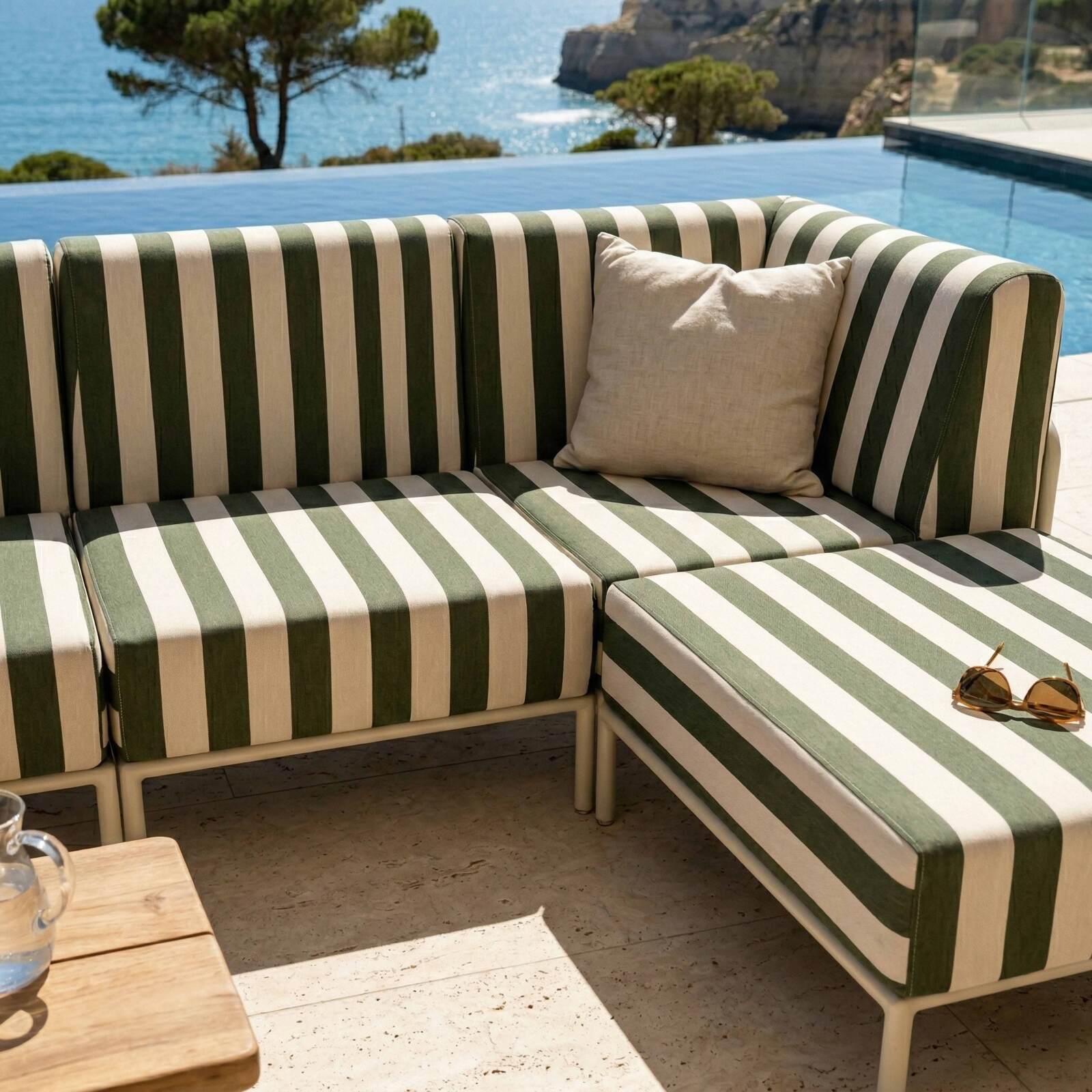 Salon de jardin modulable rayé 5 places avec 2 chauffeuses, 2 fauteuils d'angle et un pouf